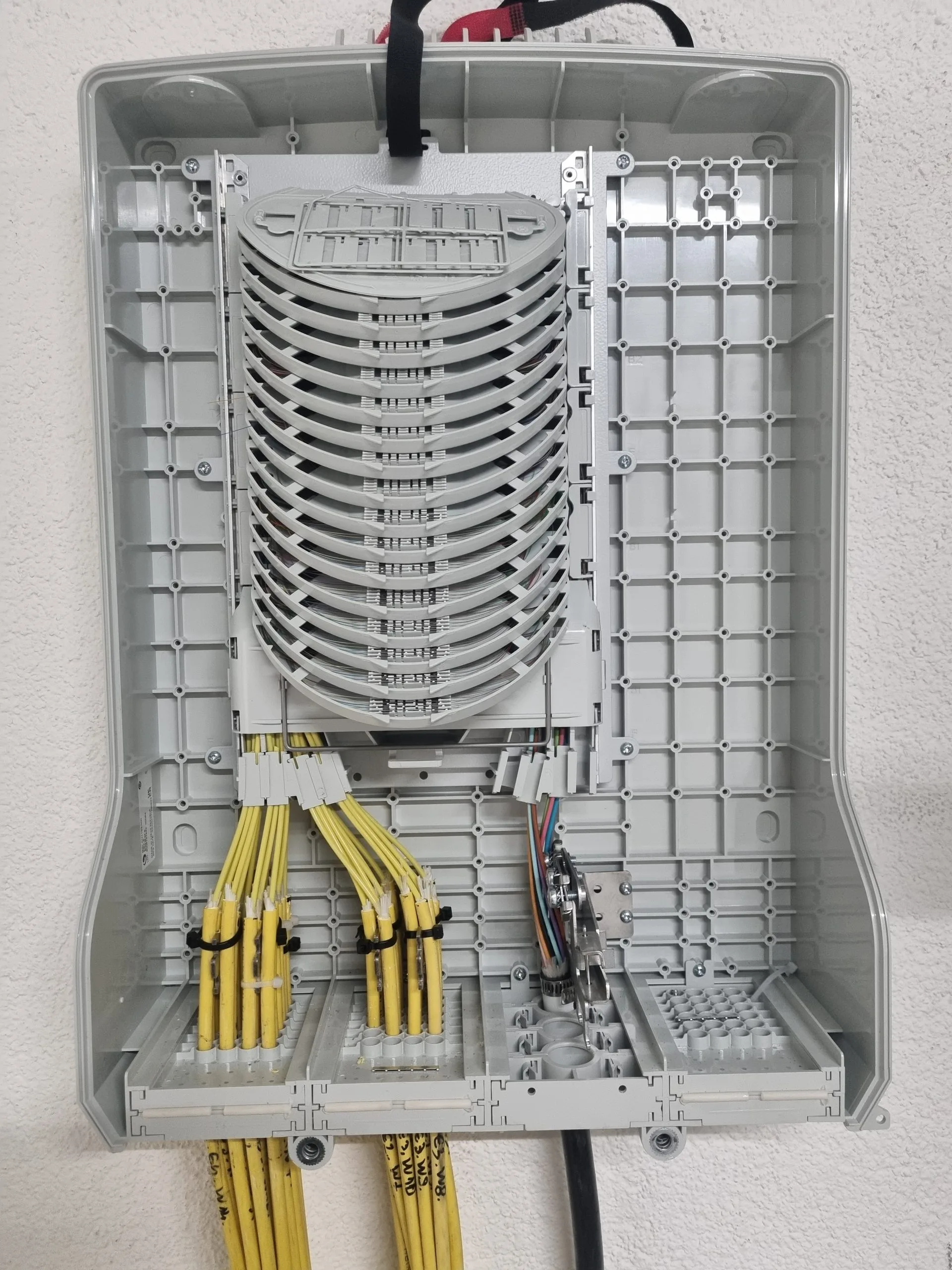 Spleißkassetten im Verteiler